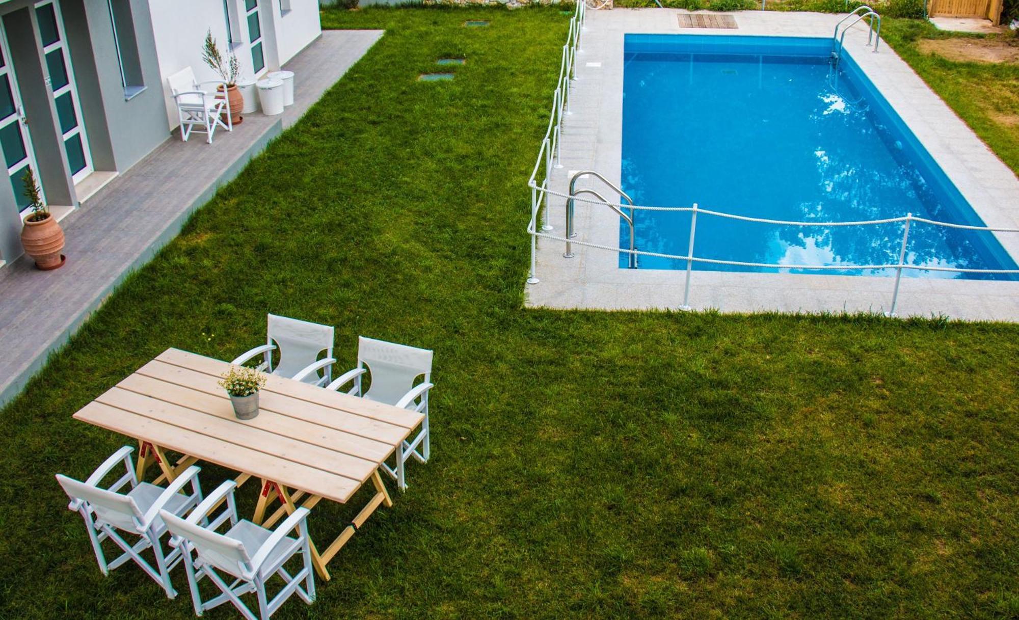 Aristotelia Gi Ikies - Poolside Retreats Apartament *